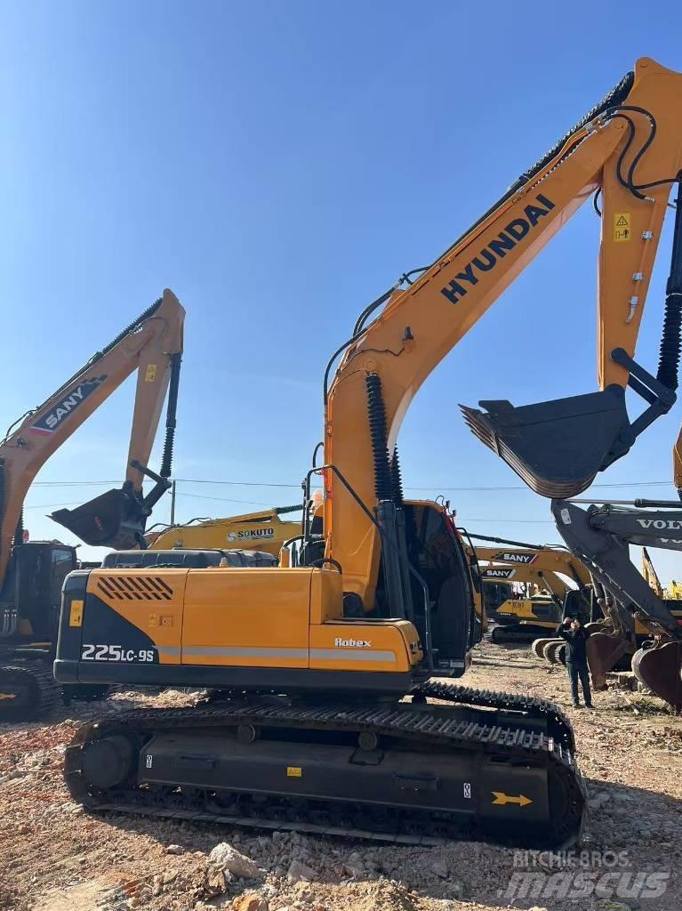 Hyundai 225-9 Pelle sur chenilles