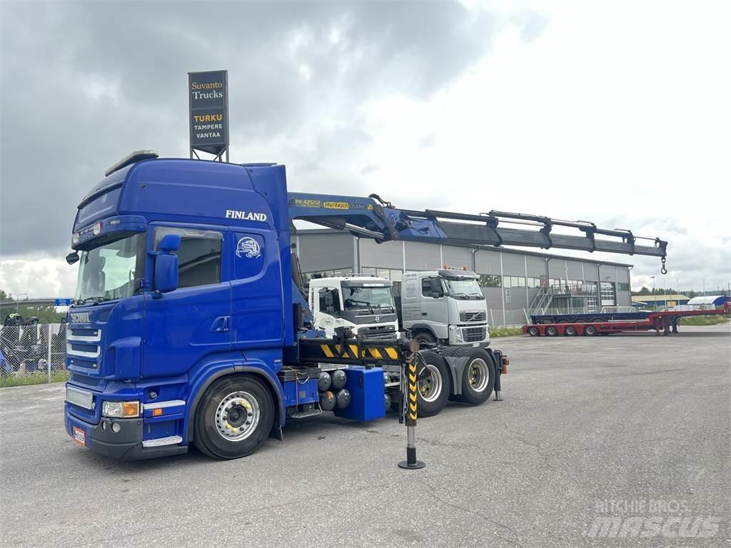 Scania R 560 6X2 Camion plateau ridelle avec grue