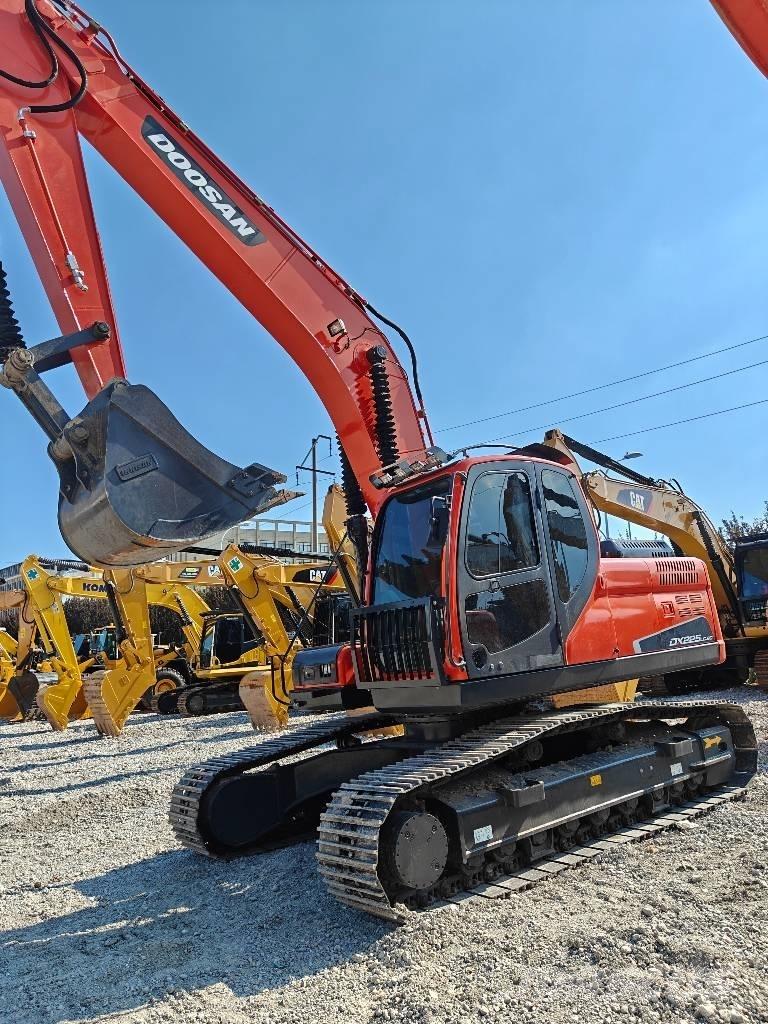 Doosan 225 LCA Pelle sur chenilles