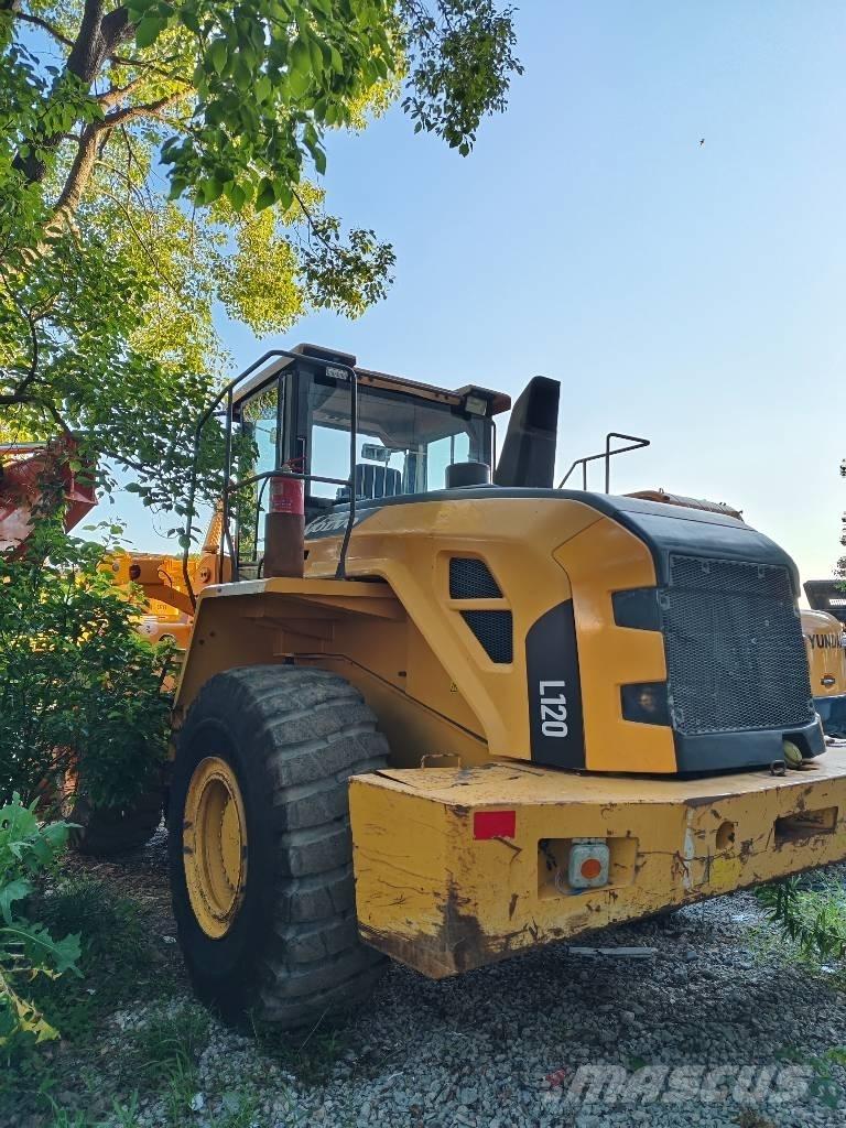 Volvo L 120 Chargeuse sur pneus