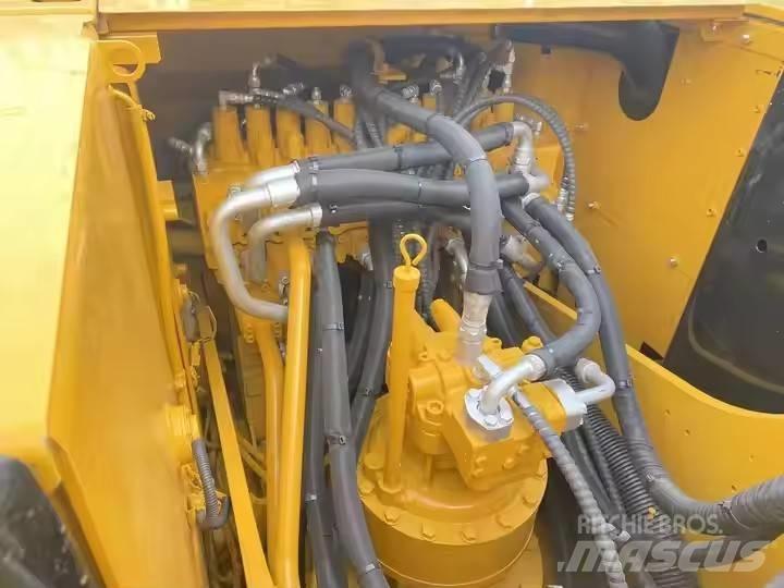 CAT 320 D2 Pelle sur chenilles