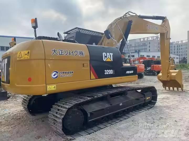 CAT 320 D2 Pelle sur chenilles