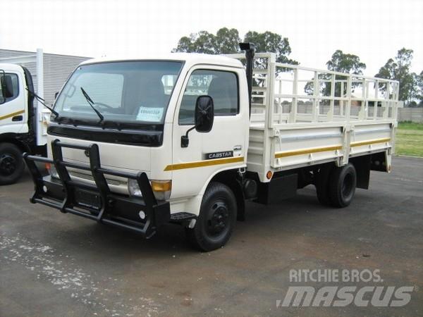Nissan Cabstar Camion plateau