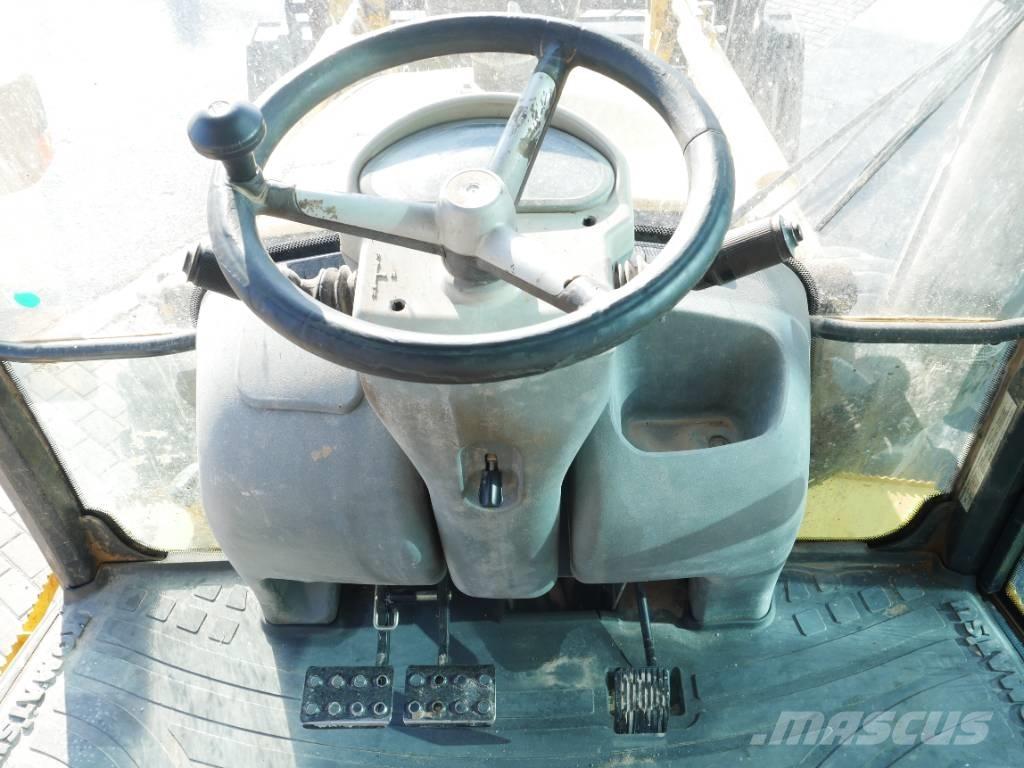 Komatsu WB 97 R-5 Tractopelle