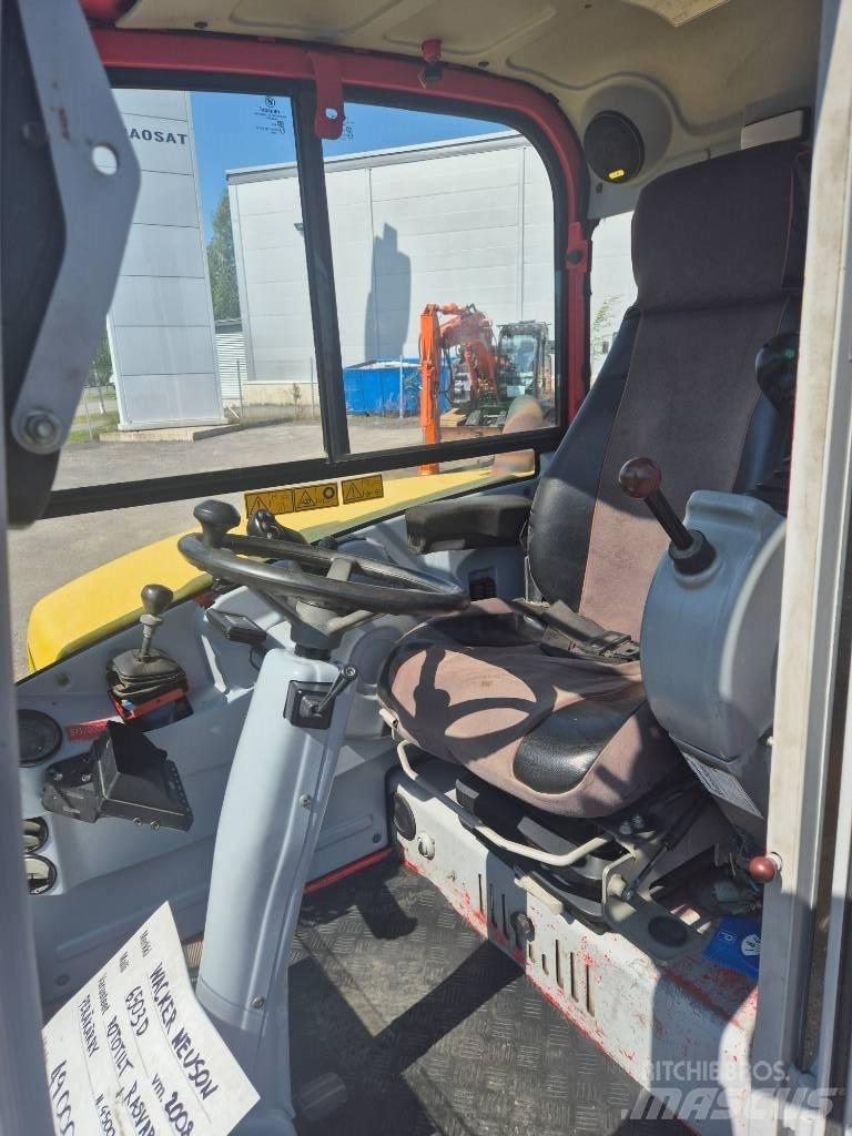 Wacker Neuson 6503 Pelle sur pneus