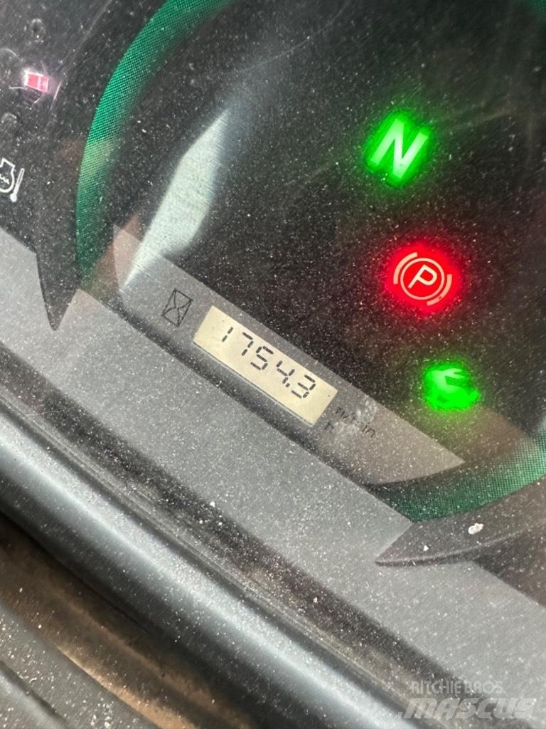 Kubota R 082 Chargeuse sur pneus