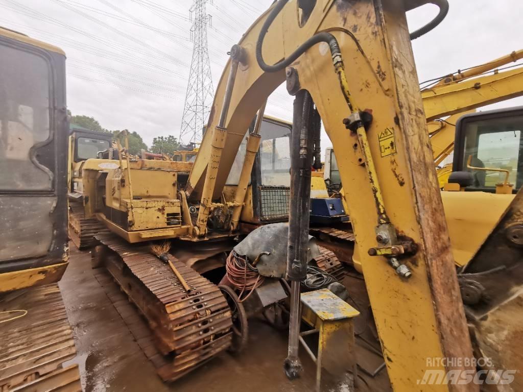 CAT E120B Pelle sur chenilles