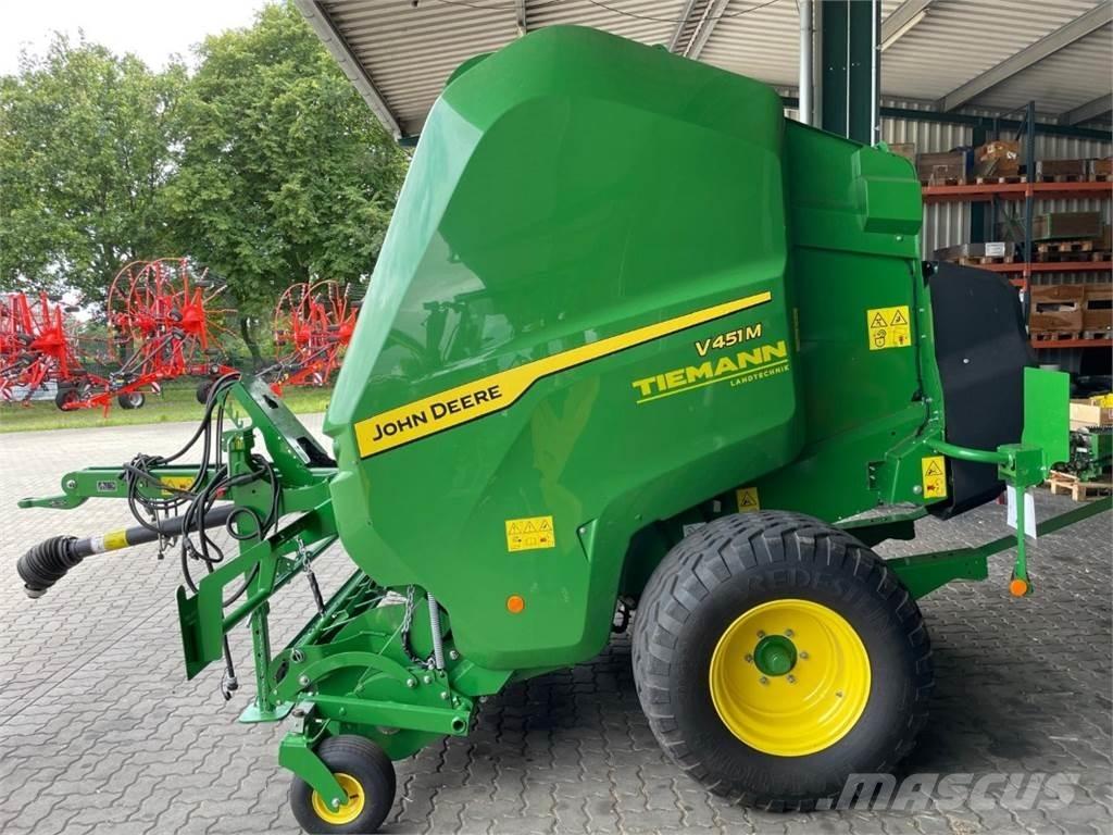 John Deere V451M Presse à balle ronde
