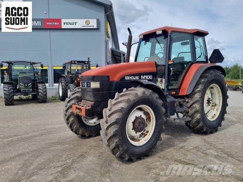 New Holland M100 Tracteur