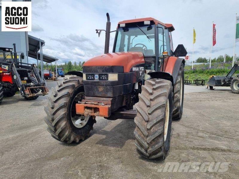 New Holland M100 Tracteur