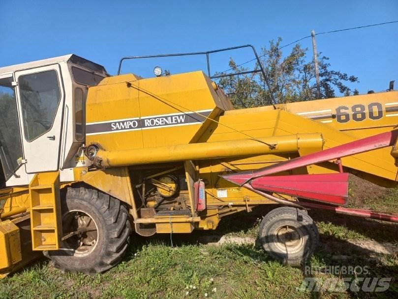 Sampo-Rosenlew 680 Moissonneuse batteuse