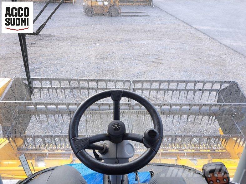 Sampo-Rosenlew C4 Moissonneuse batteuse