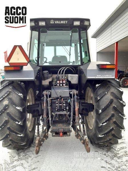 Valtra 8300 Tracteur