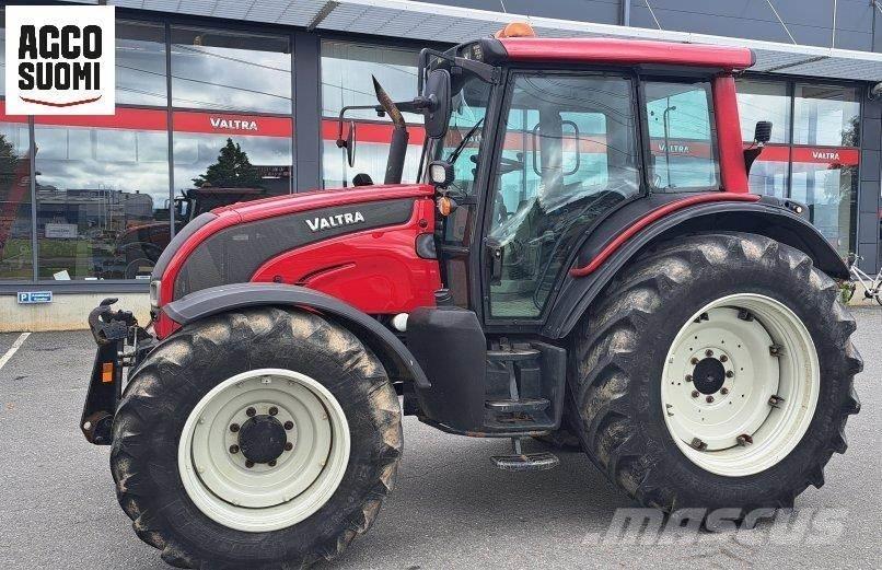 Valtra N121 H Tracteur