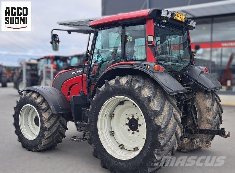 Valtra N121 H Tracteur