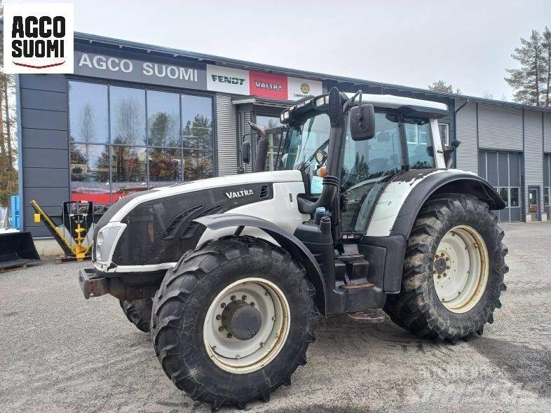 Valtra T213 VERSU Tracteur