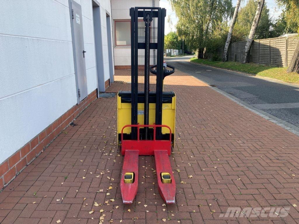 Hyster S 1.0E Gerbeur accompagnant