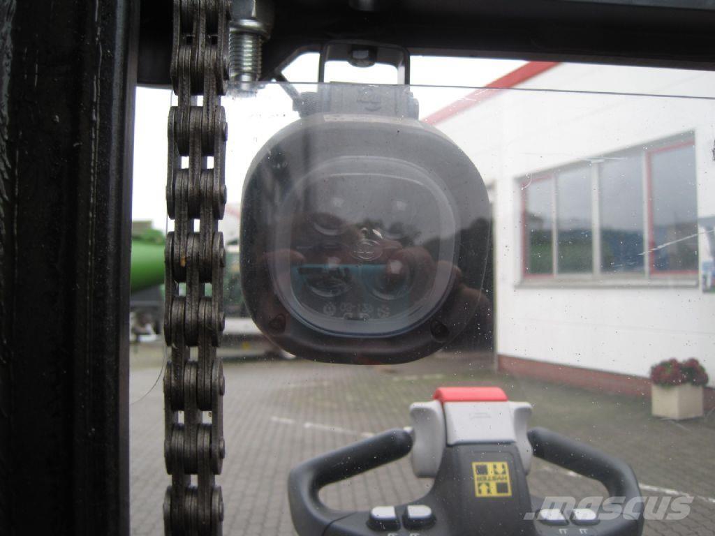 Hyster S 1.5S Gerbeur accompagnant