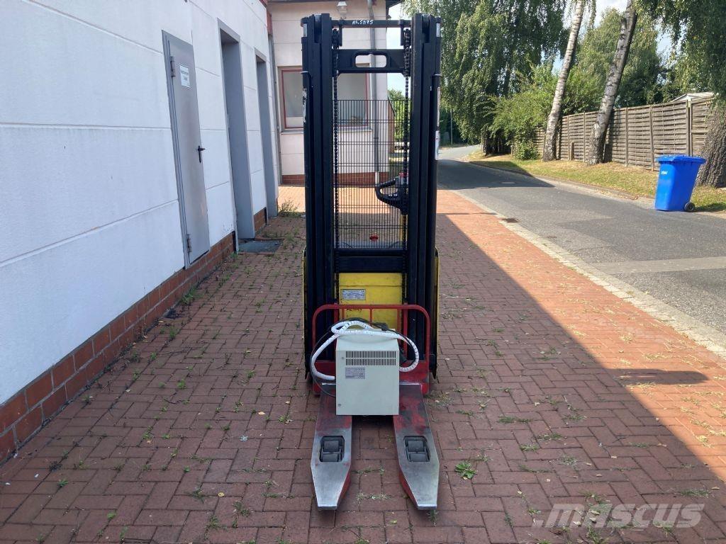 Hyster S 1.6 AC Gerbeur accompagnant