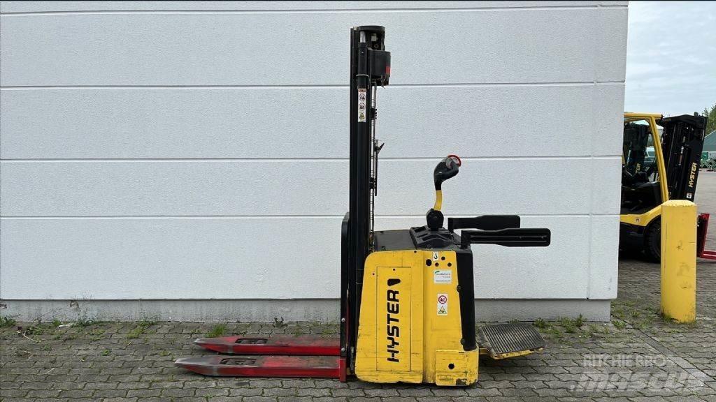 Hyster S1.5S Gerbeur accompagnant