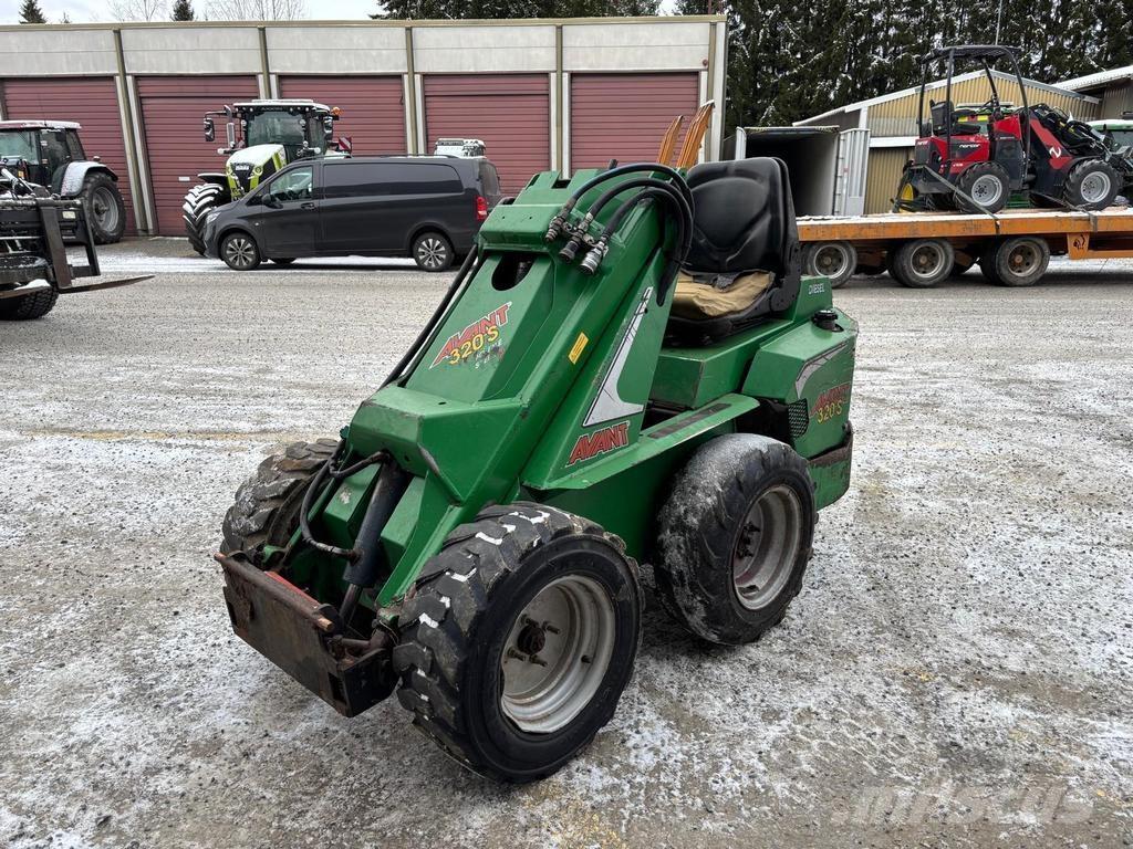 Avant 320 Chargeuse multifonction