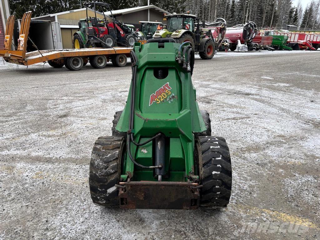 Avant 320 Chargeuse multifonction