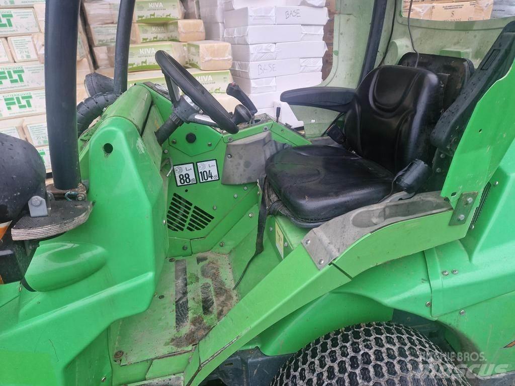 Avant 635 Chargeuse multifonction