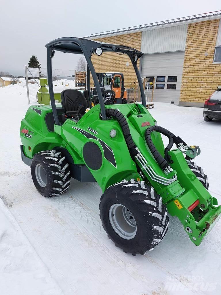 Avant 755 Chargeuse multifonction