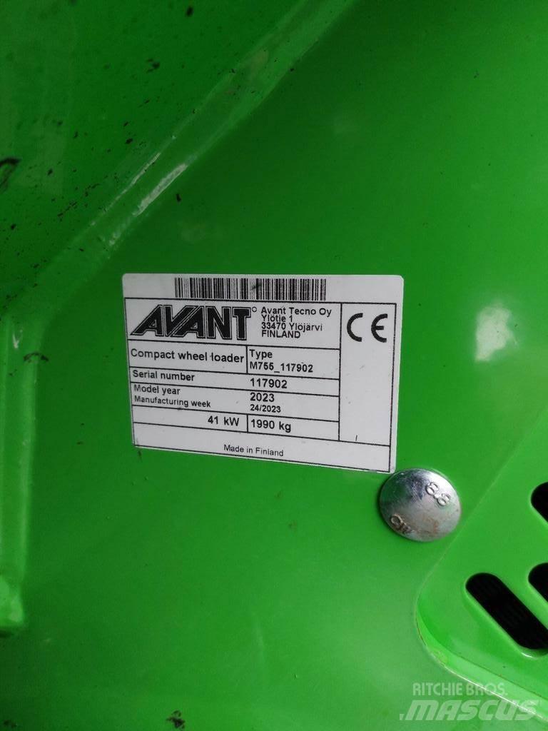 Avant 755 Chargeuse multifonction
