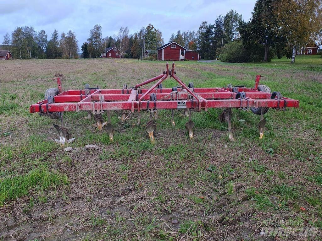 Kipa  Déchaumeur, cultivateur