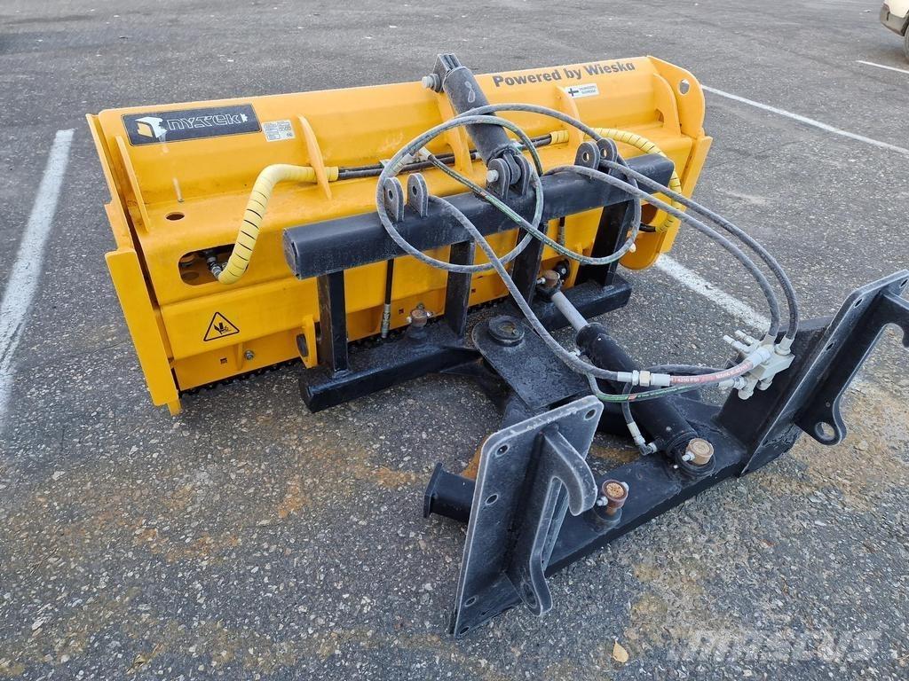  ZOOM AURA Chasse neige
