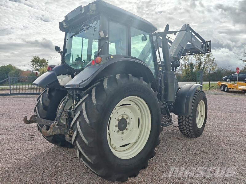 Valtra N123 Tracteur