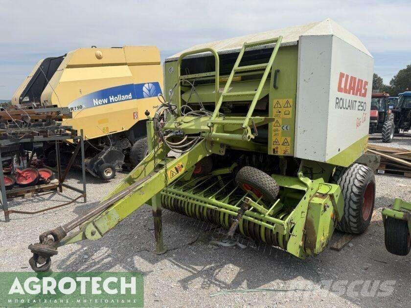 CLAAS Rollant 250 RC Presse à balle ronde