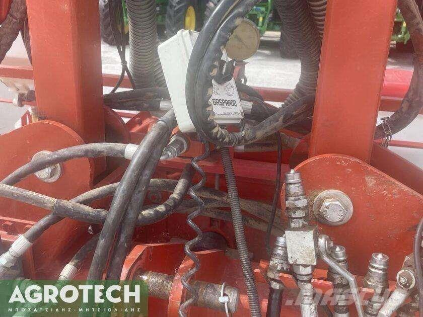 Gaspardo MANTA 8rows Tracteur