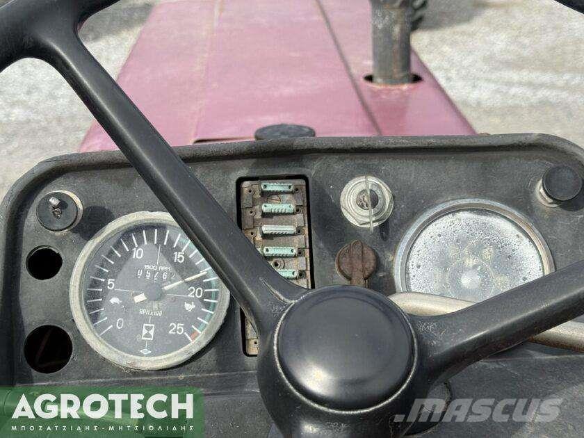 International 844s Tracteur