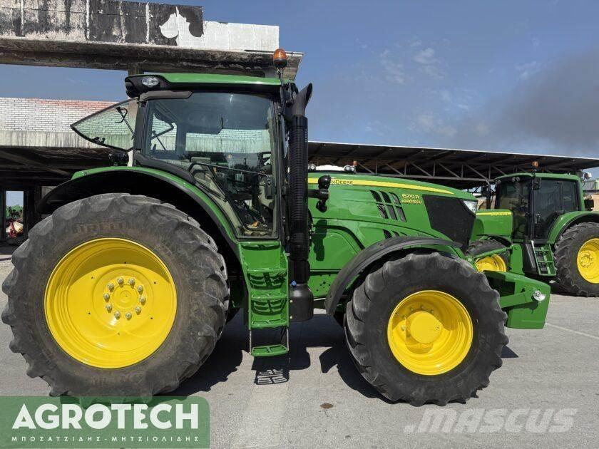 John Deere 6210R Tracteur