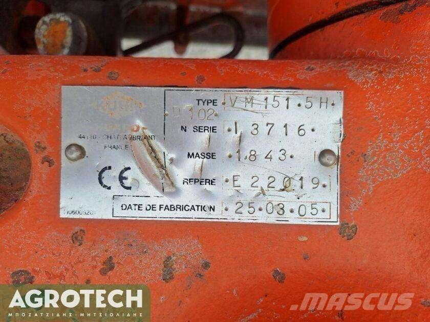 Kuhn VariMaster 151 Tracteur