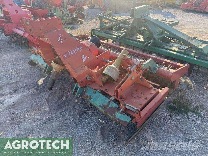 Kverneland NGM 251 Tracteur