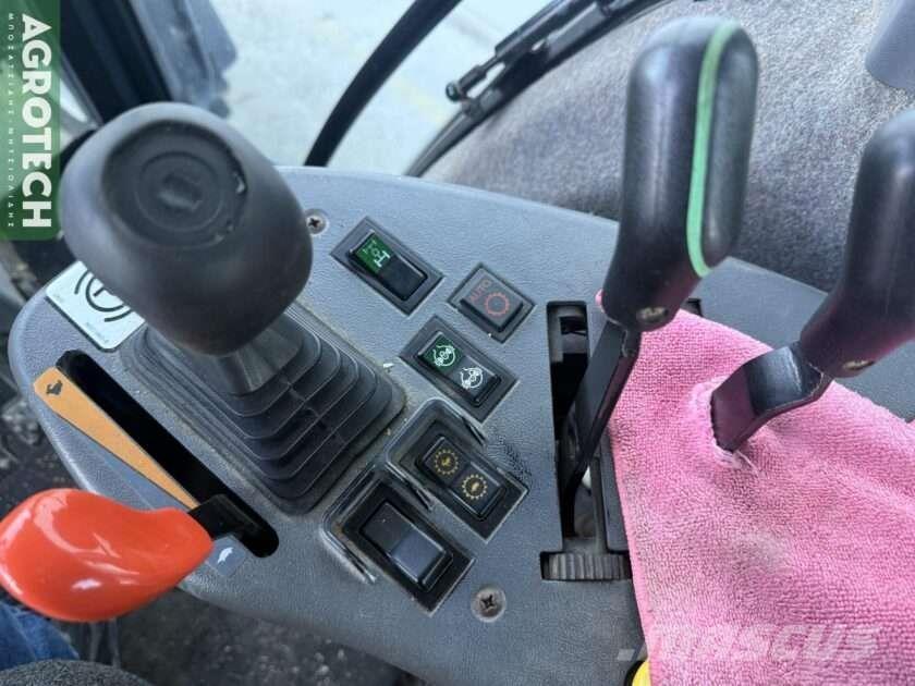 New Holland 8770 Tracteur