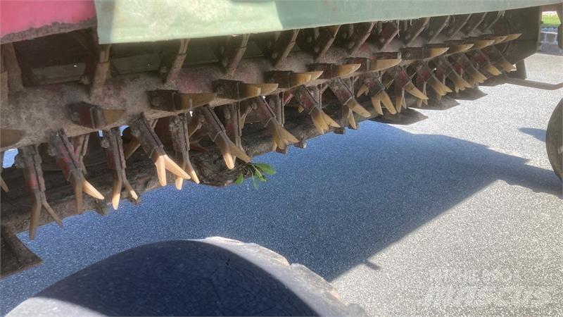 JF 3200 Faucheuse andaineuse automotrice