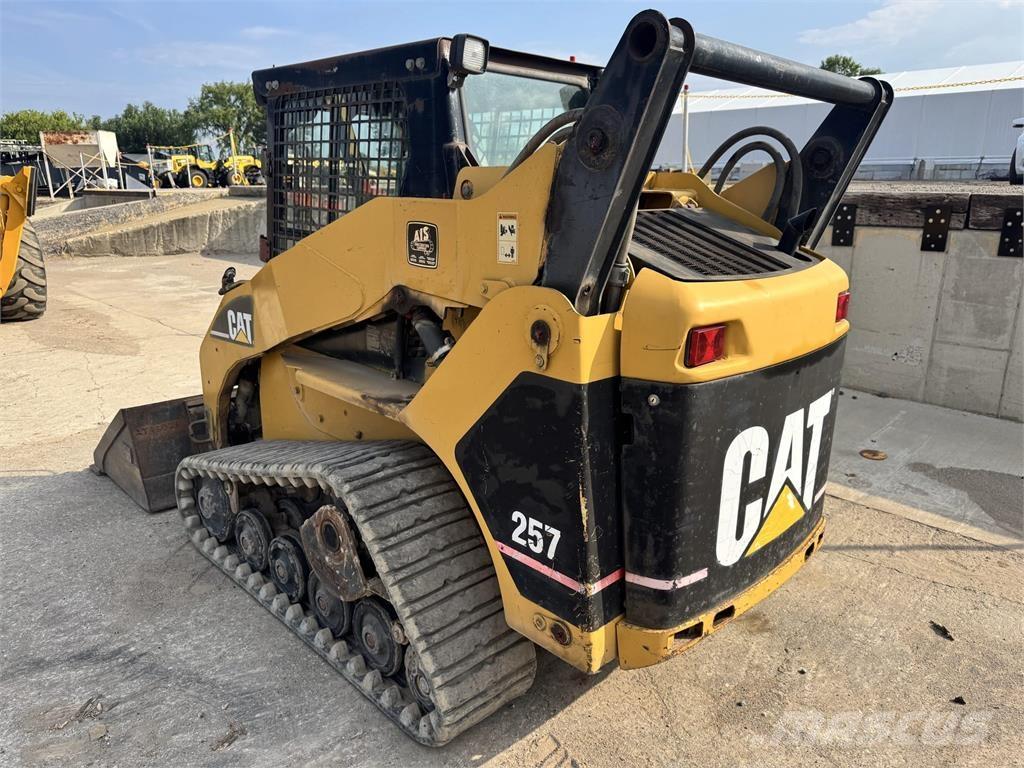 CAT 257 Chargeuse compacte