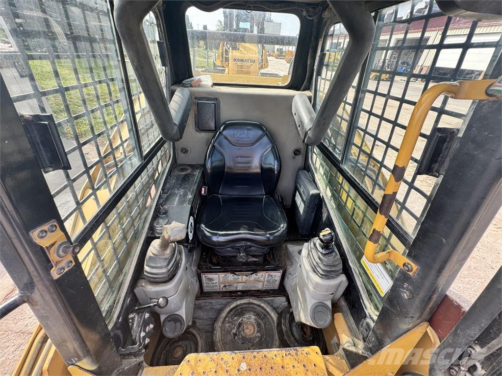 CAT 257 Chargeuse compacte