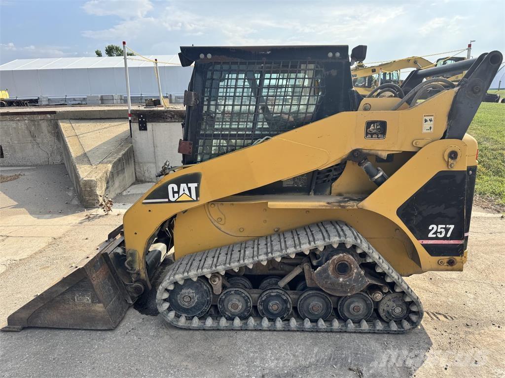 CAT 257 Chargeuse compacte