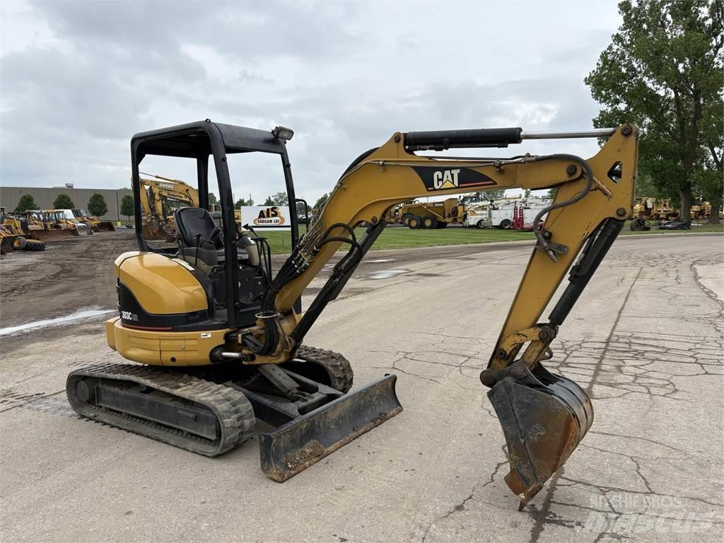 CAT 303C Pelle sur chenilles