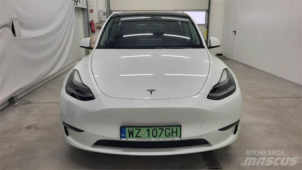 Tesla Y Voiture