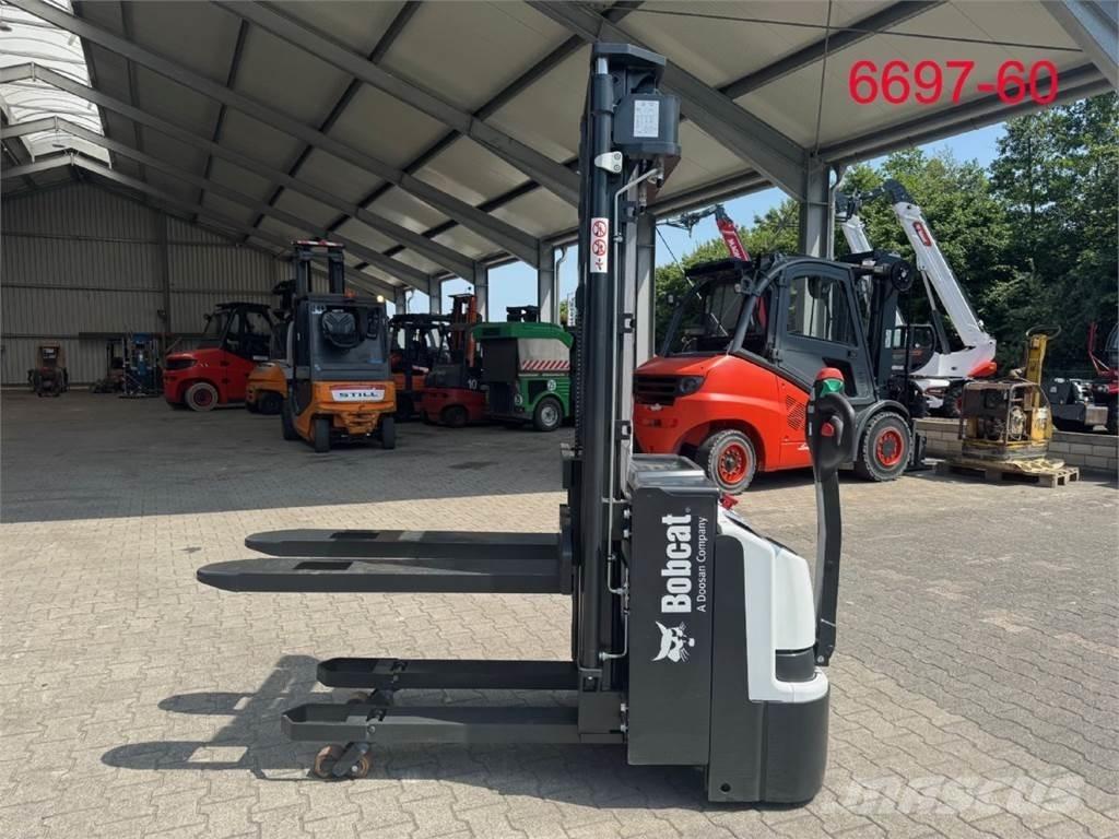 Bobcat BSL 12 N-7i Gerbeur accompagnant