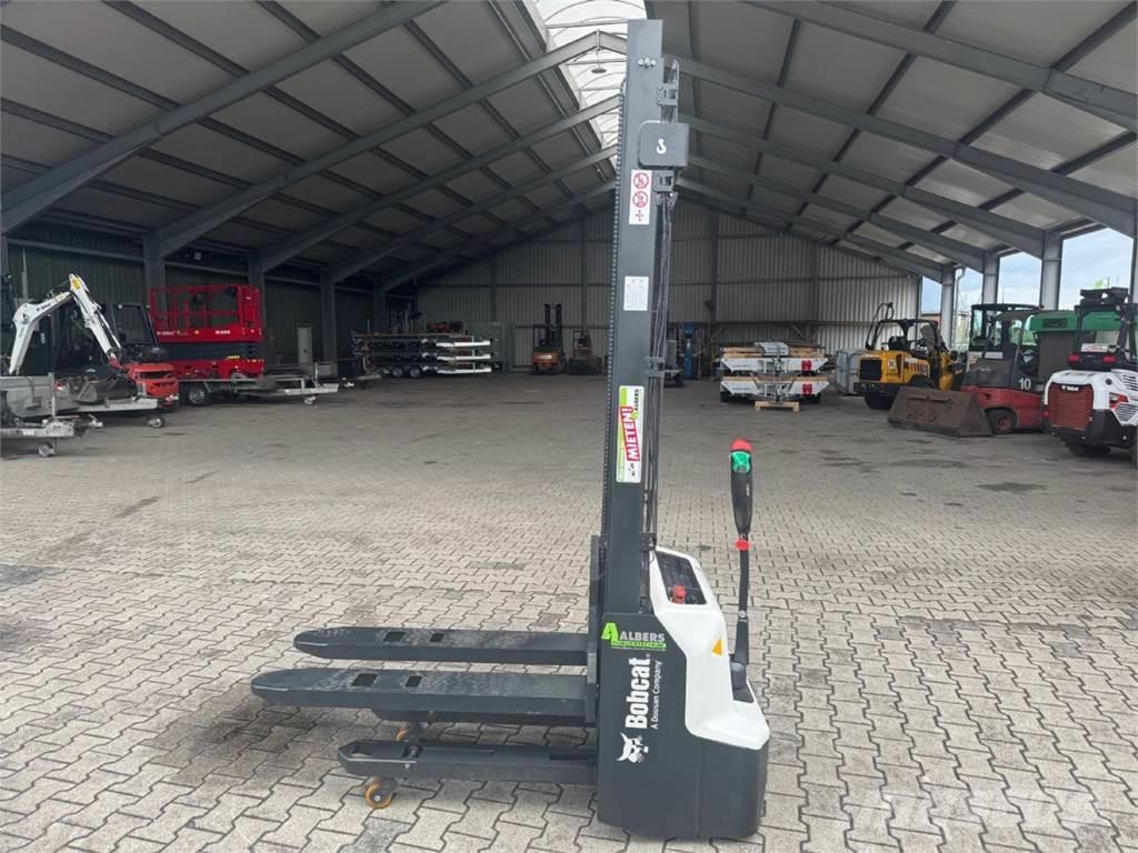 Bobcat LSM12N-7 i Gerbeur accompagnant