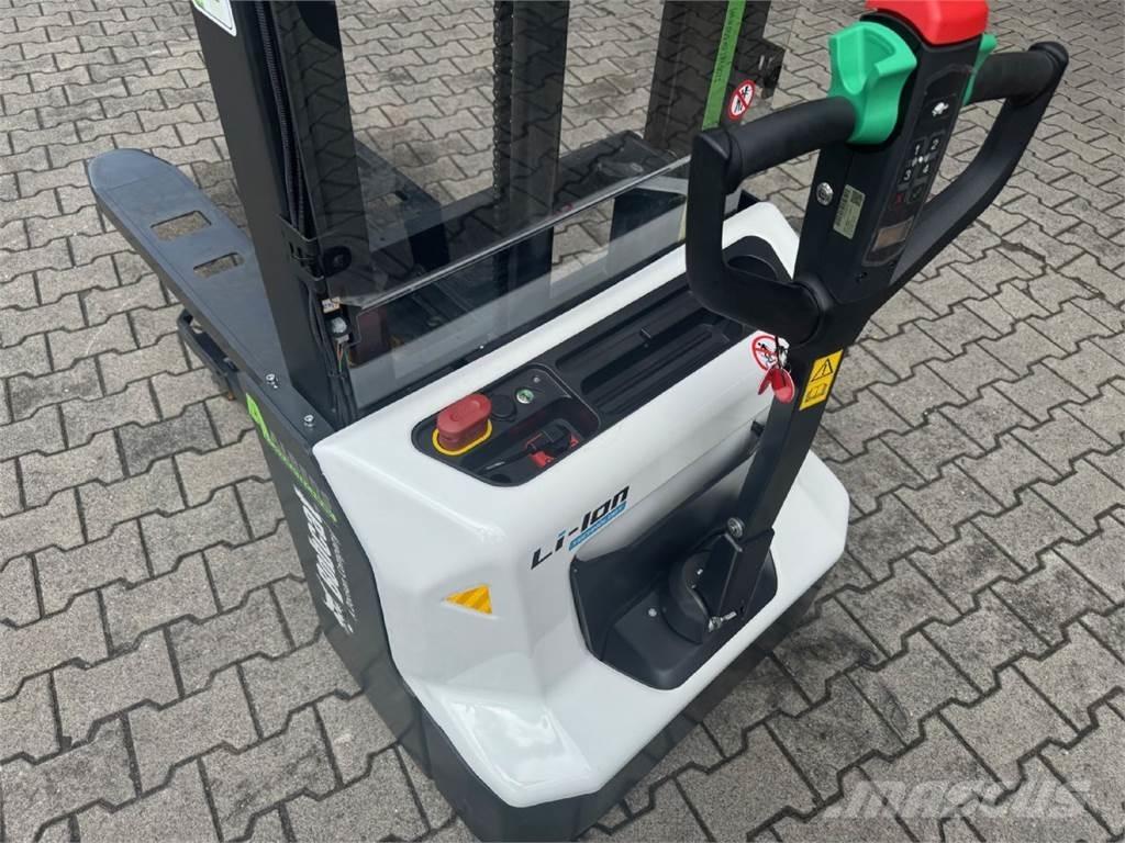 Bobcat LSM12N-7 i Gerbeur accompagnant