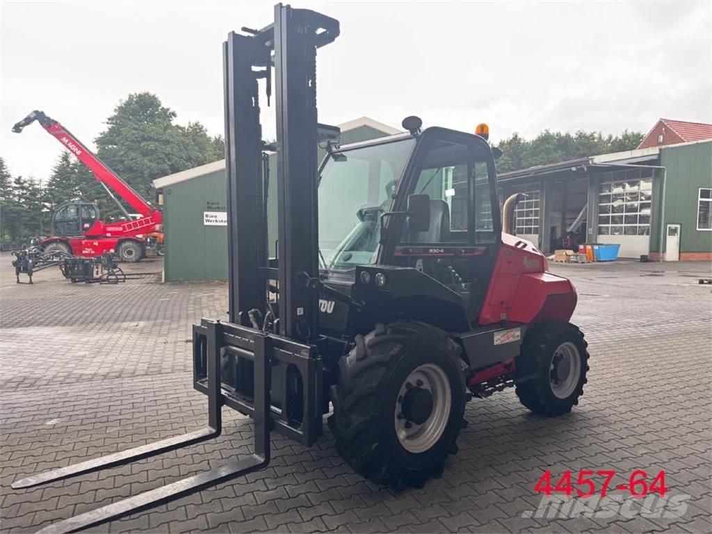 Manitou M 30 - 4 Chariot tout terrain