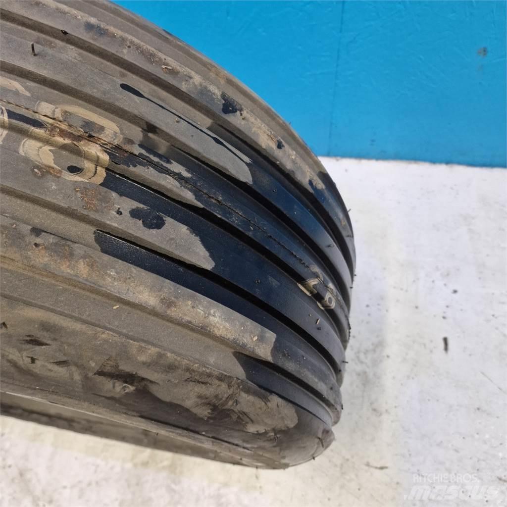  10.5/80-18 Pneus, roues et jantes